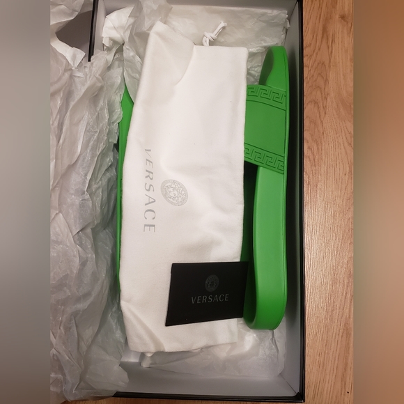 Versace pool slides - Picture 4 of 6